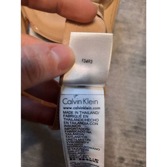 Calvin Klein Naked Glamour Strapless Push Up Bra F3493 Size 32B Nude - Picture 4 of 4